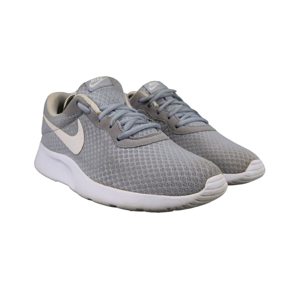Nike Shoes Womens 9 Sneaker Tanjun Athletic Lifestyle Trainer Comfort Grey White